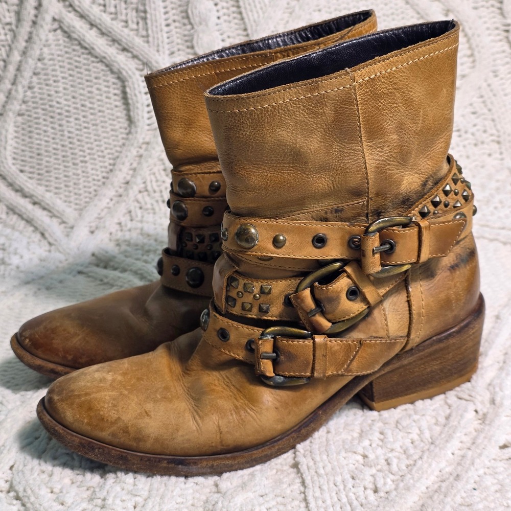 VTG Co-Op Barneys New York Studded Moto Boots Tan Leather Womens 37.5 6.5-7